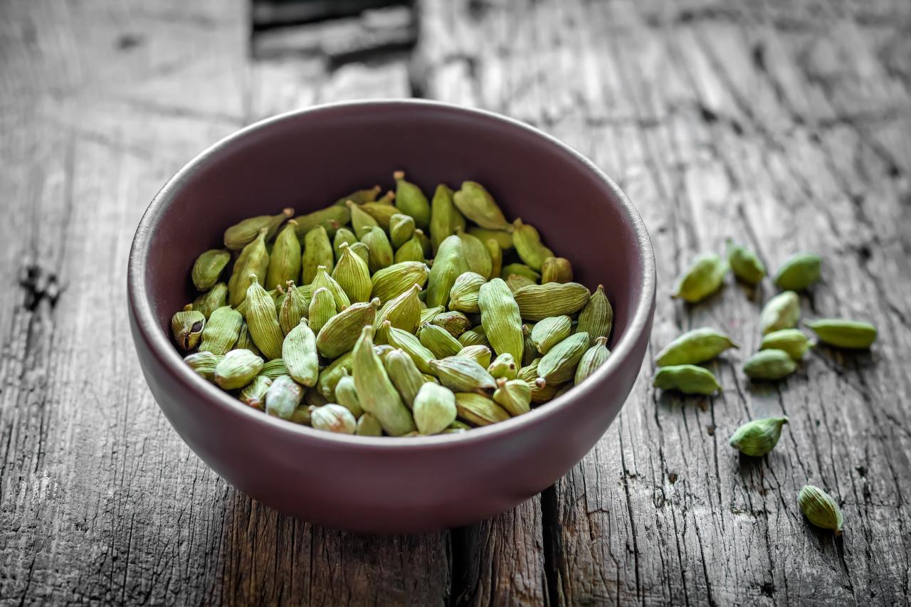 Cardamom benefits health seeds remedies minerals time good bad reasons diet add well has