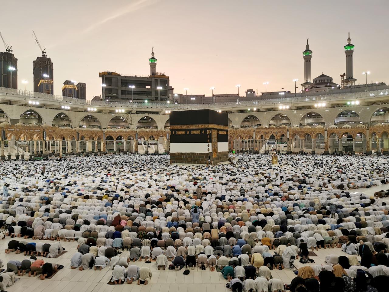 Hajj mecca pilgrimage muslims pillar afp begin cgtn fanack boycotting crimes pilgrims topteny fethi belaid cbc