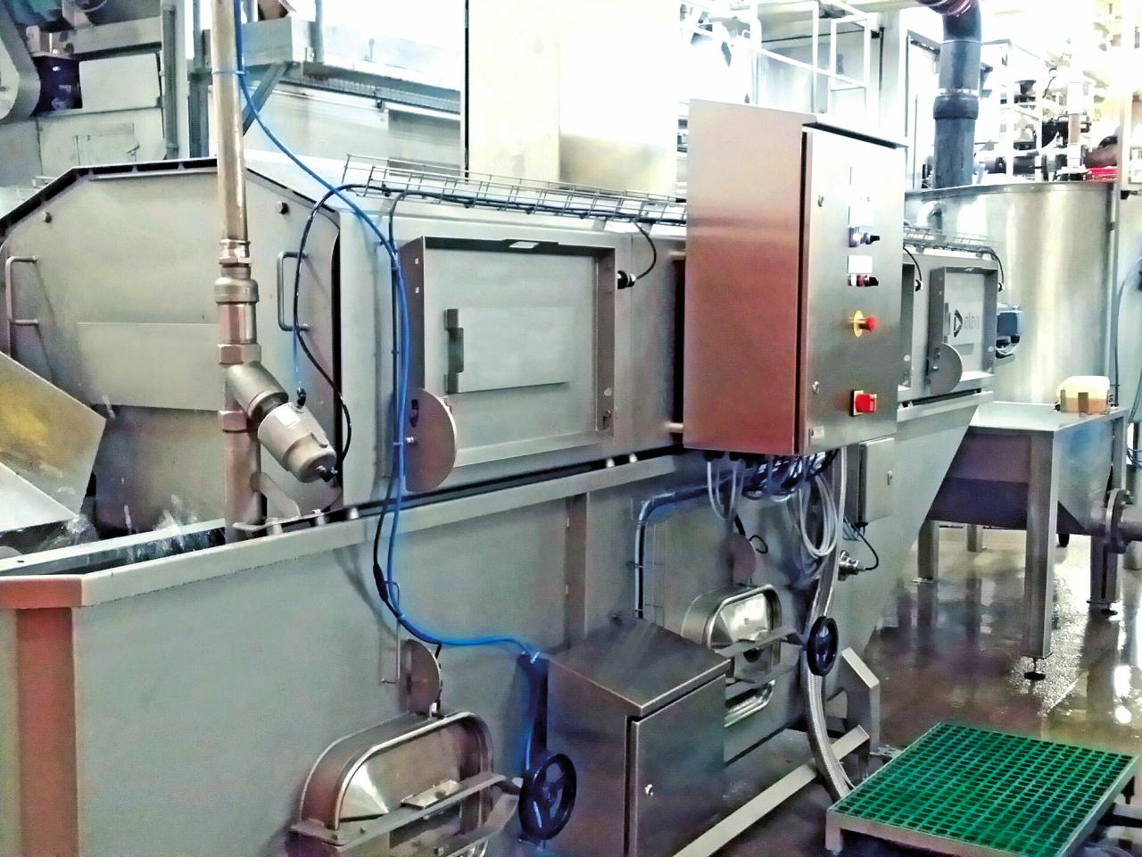 Food processing manufacturing equipment industry production custom assembly plant services machine large fabrication benefits iowa