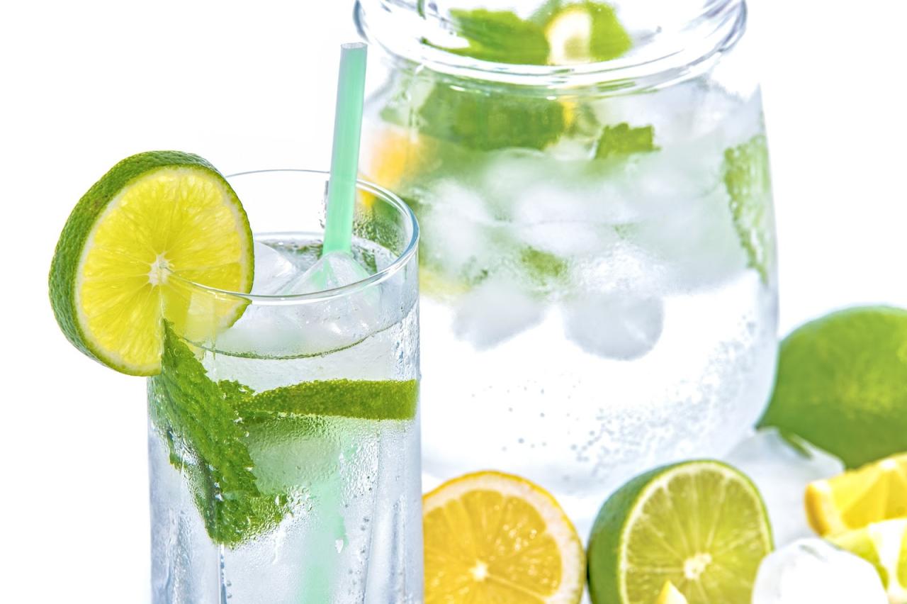 Manfaat minum air perasan lemon