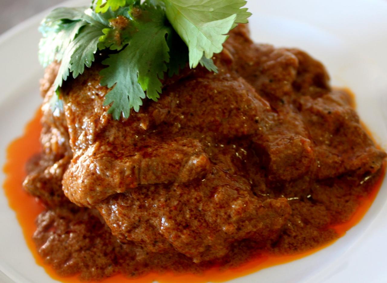 Rendang daging makanan masakan travistory resep minangkabau khas barat sumatera terenak randang asal luar asli mahal mula minang maknyus ngiler